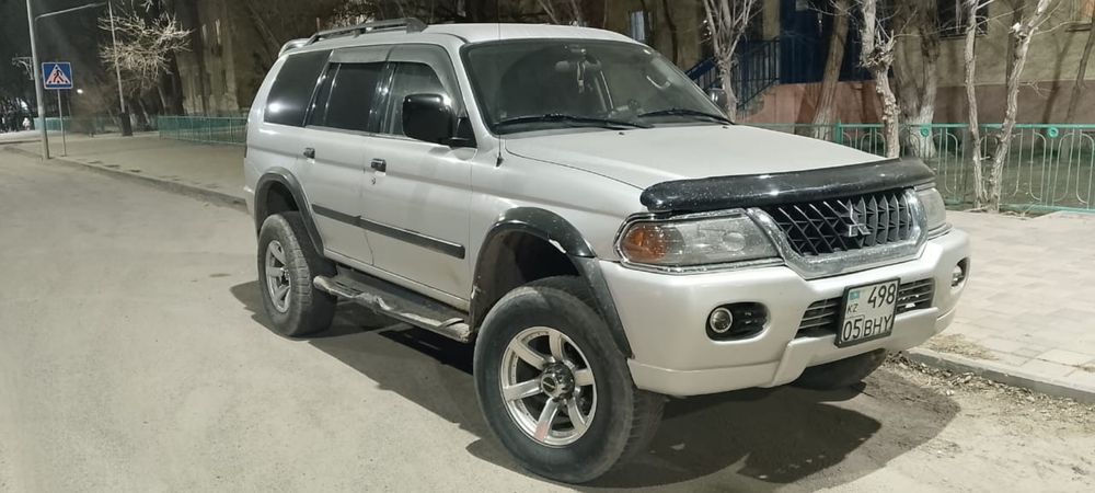 Продаю Mitsubishi Montero Sport
