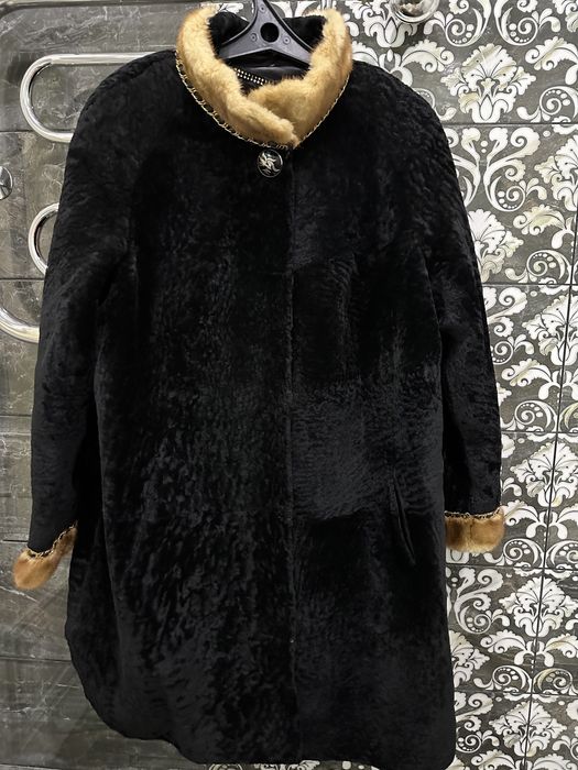 Продам верхнюю одежду