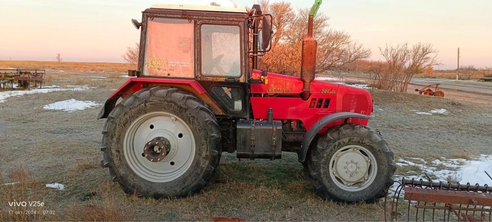 Продам трактор мтз-1221