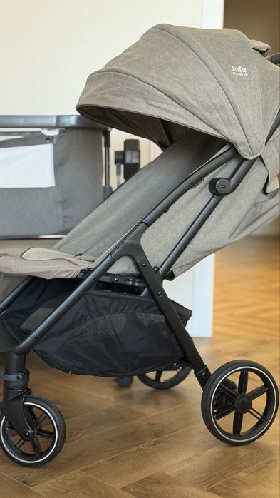 Коляска прогулочная