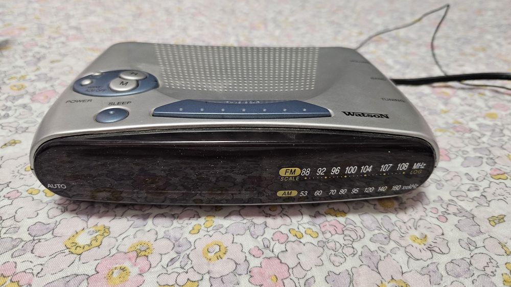 Радиочасовник в отлично състояние