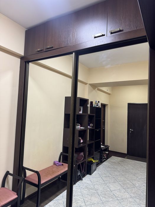 Большой шкаф для прихожки