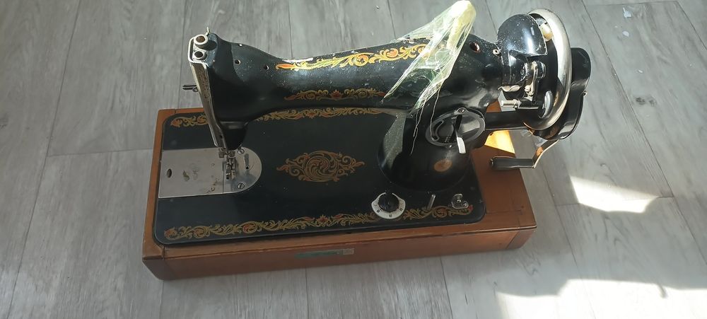 Швейная машина ручная