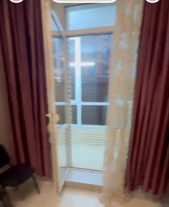 Продам велюровые шторы.