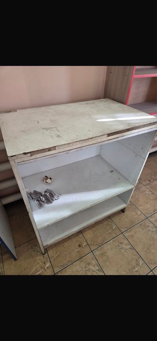 Продам стеллажи в магазин