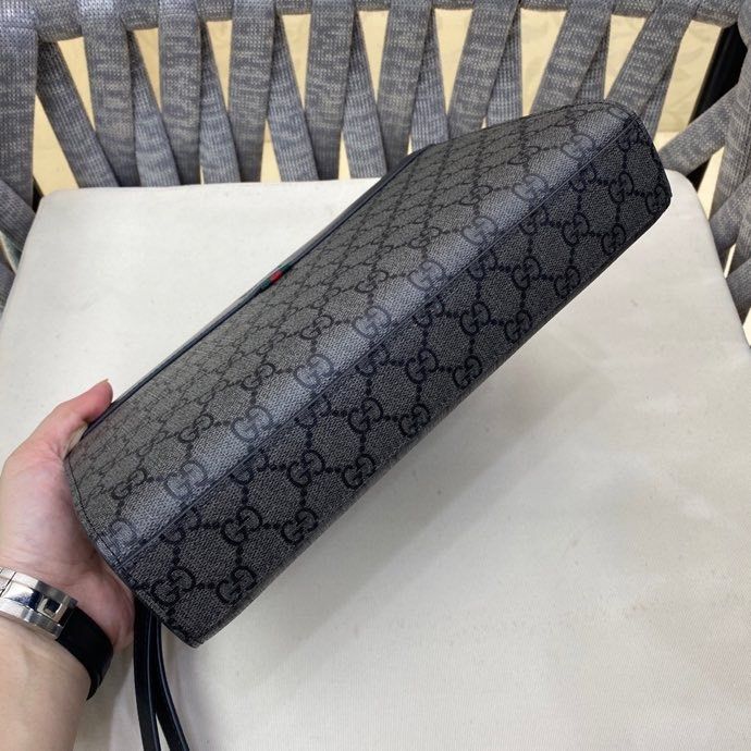 Мъжка чанта GUCCI със заключващ механизъм