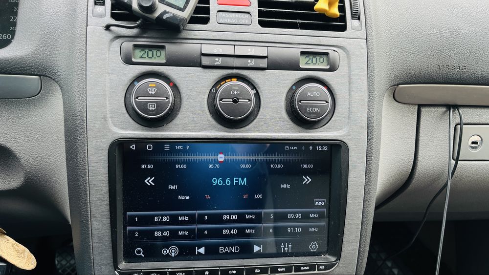 Vand 2200eur sau schimb cu benzina motor mic Vw Touran 2005 pornire mo