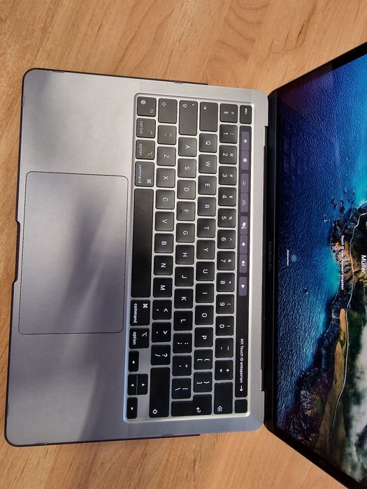 MacBook Pro with Touch bar M1 13'3