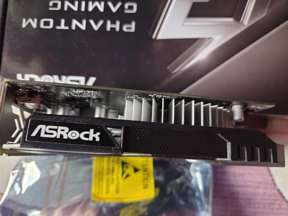 Placă video RX550 Asrock 4gb DDR5 memorie,128bit,nouă