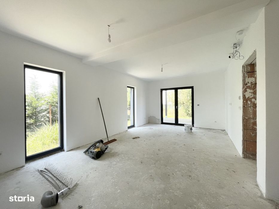 Duplex cu 5 camere despartit prin spatiu tehnic - Urseni