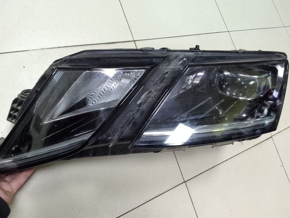 Ляв фар Skoda octavia 3