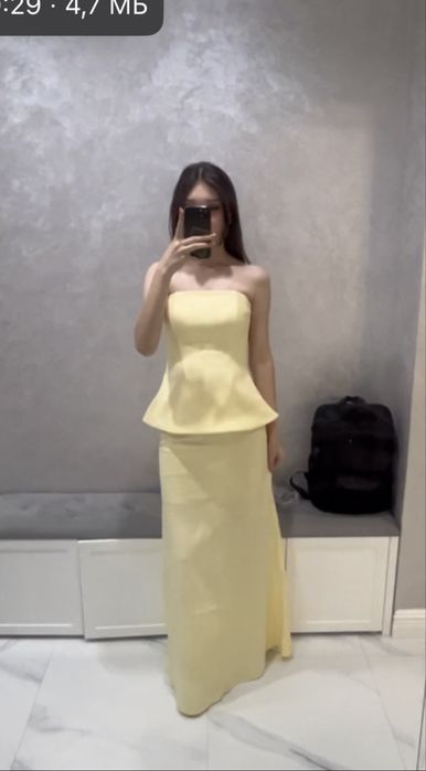 Нарядное жёлтое платье макси (42–44)