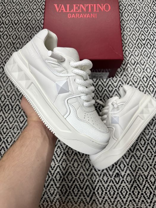 Valentino Garavani one stud xl
