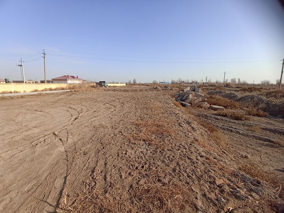 Уй жой учун ер урни сотилади