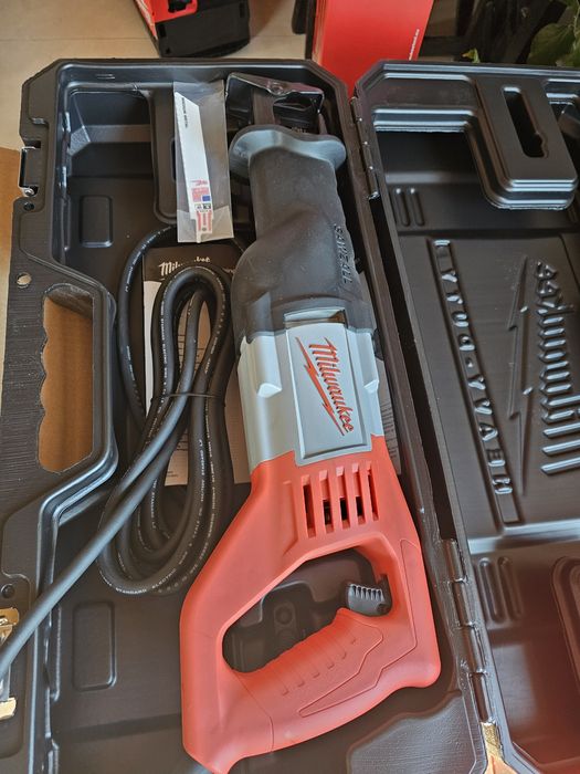 Fierăstrău milwaukee SSD 1100 X