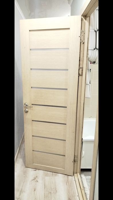 Продам межкомнатную дверь