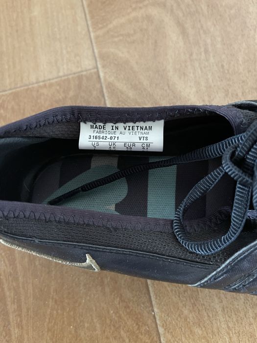 Кроссовки nike.