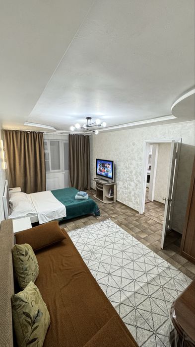 По часам в центре 2000