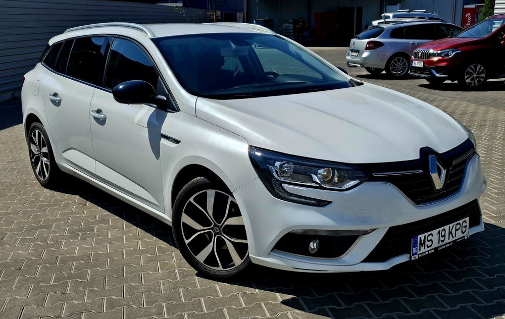 RENAULT Megane 2020 — imagine 2