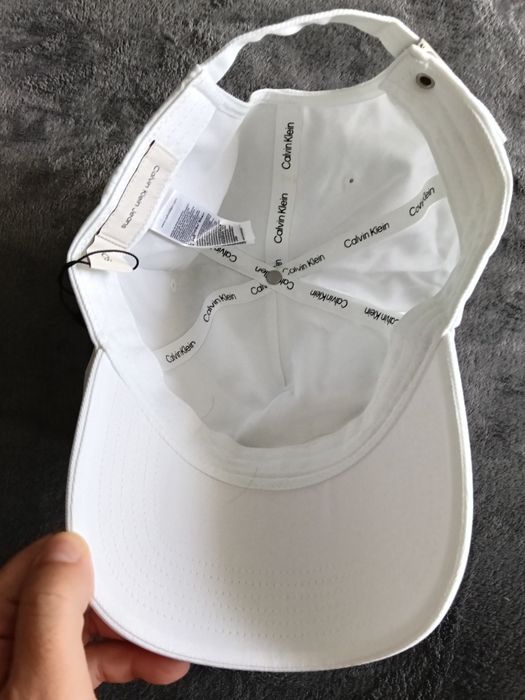 Calvin Klein Jeans seasonal printed șapcă unisex culoare alba cu logo mic mărime OS noua originala