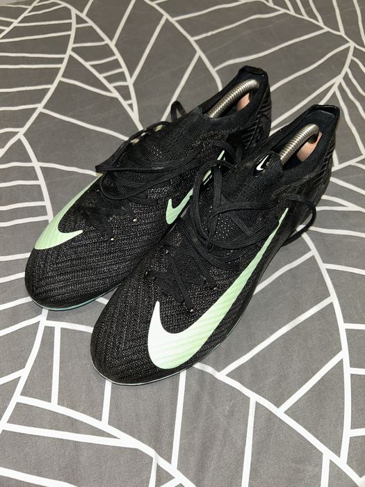 Vand ghete fotbal Nike Mercurial