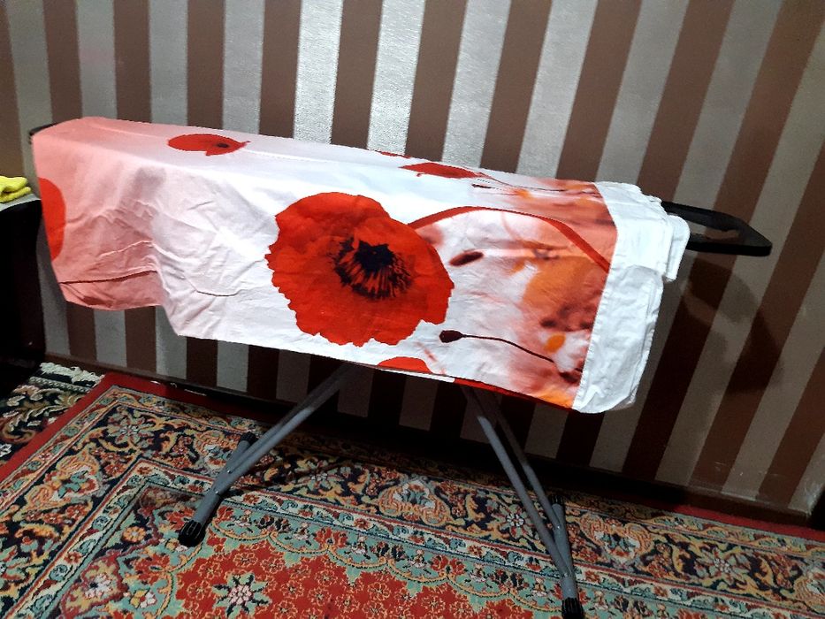 Srochni uttik stoli sotiladi