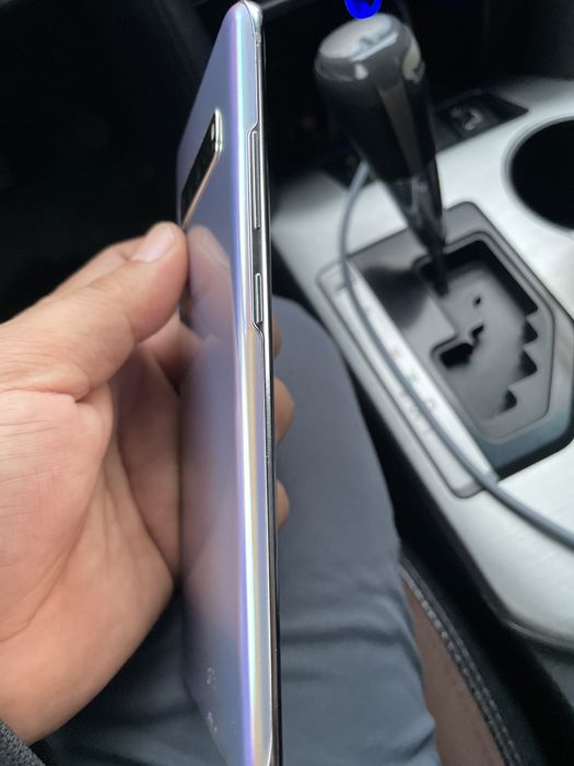 Самсунг S10………….