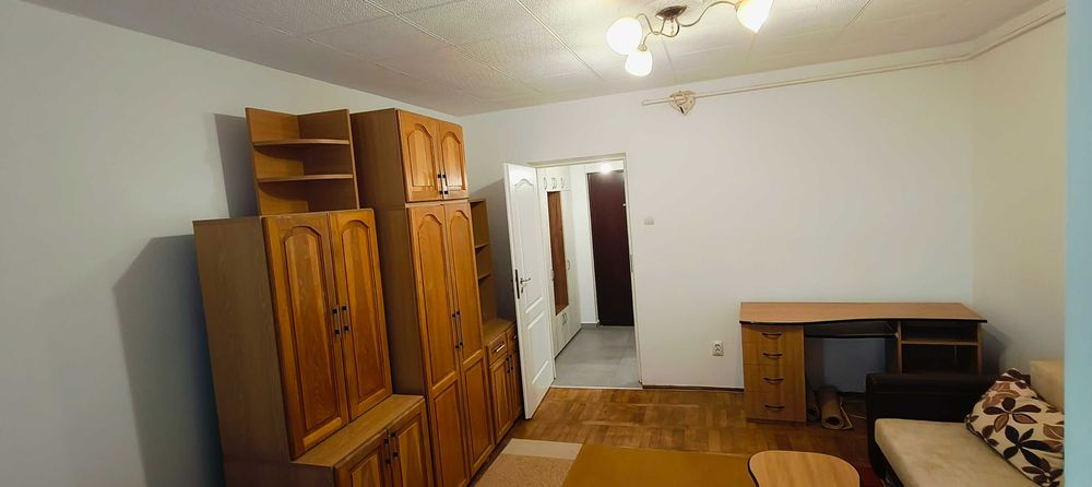 Inchiriez garsoniera zona Astra - Traian 48