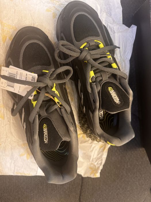 Кроссовки Адидас оригинал.