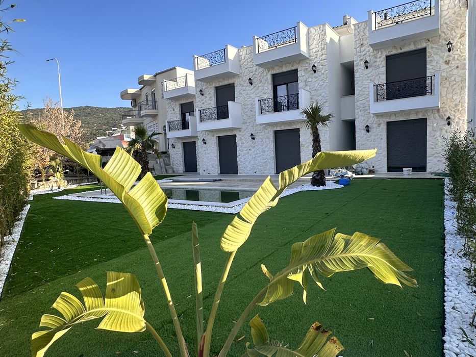 Мезонет с басейн в Неа Перамос, Гърция – готов за ползване