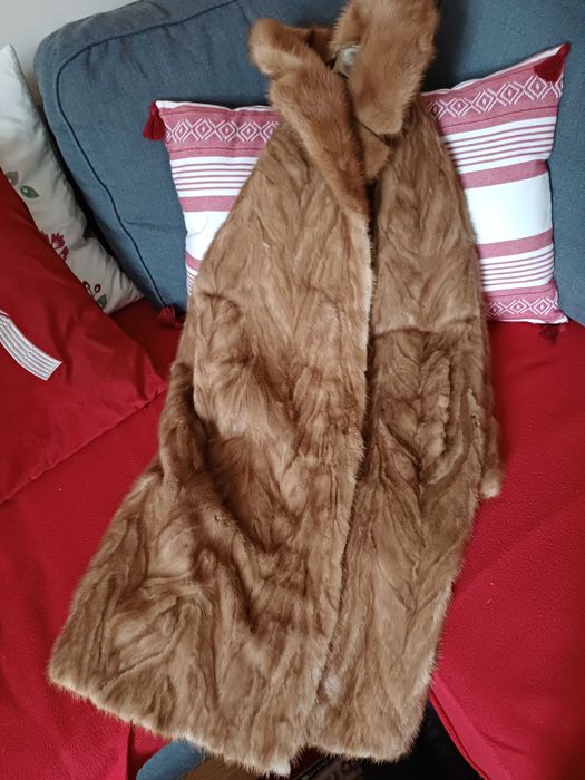 Haină de blană, stare foarte bună, elegantă