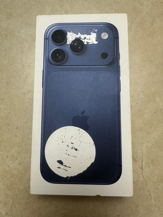 IPhone 17 pro max  1tb  deep blue