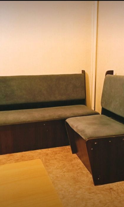 Диванчик кухонный , кровати