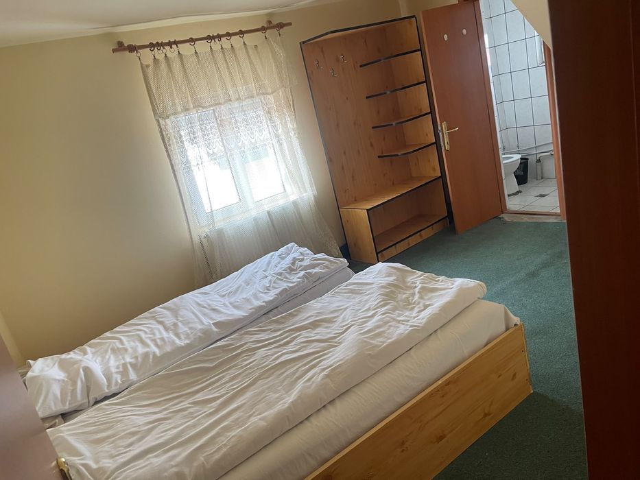 Proprietar vand casa / pensiune cu 12 camere in statiunea Rânca