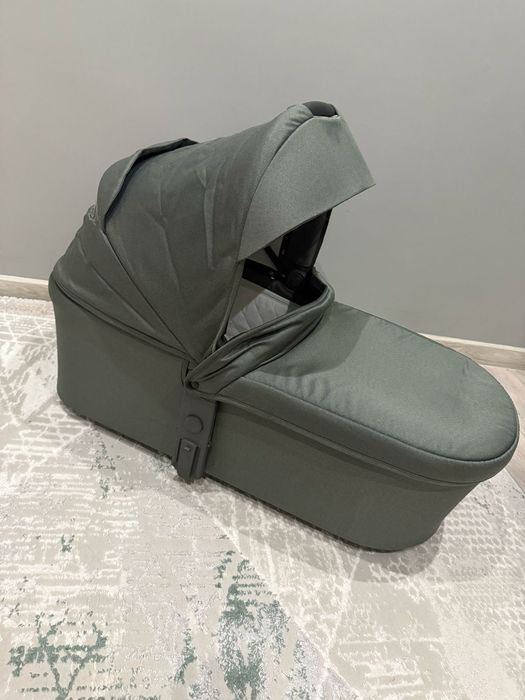 Детская коляска с двумя блоками