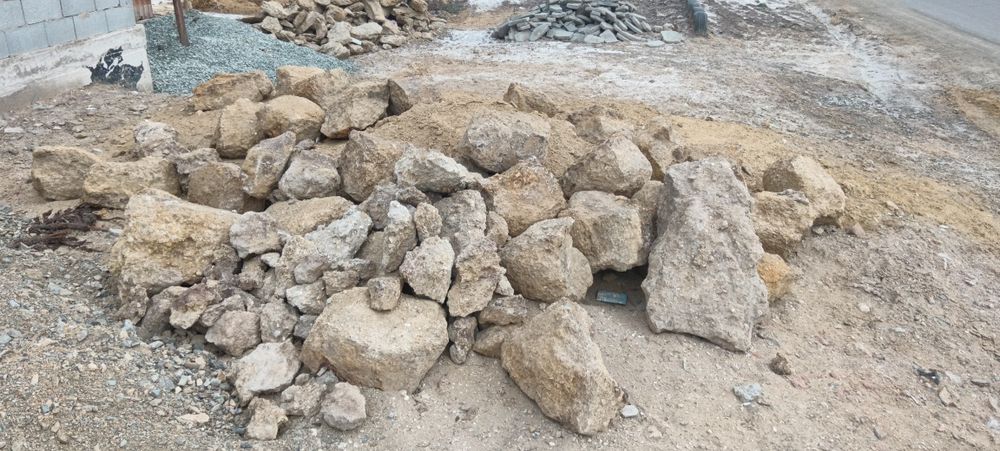 Сары тас сатылады