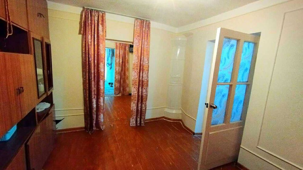 Тайер уй СОТИЛАДИ 4 хона 3.3 сотик Чирчик Ш. Корасув кучаси