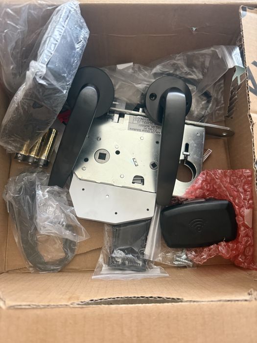 Assa Abloy електрическа  брава .Черен цвят 4.5 v 22mm