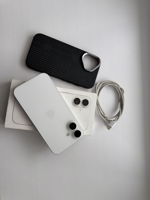 iPhone 16 c гарантий