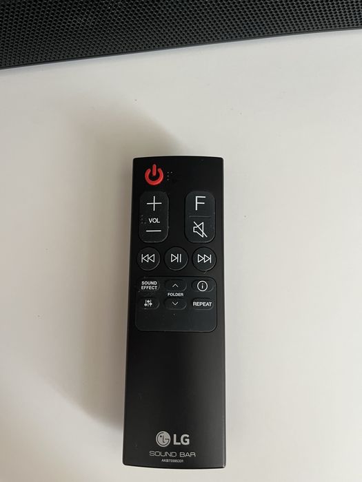 Sistem Soundbar + Subwoofer LG