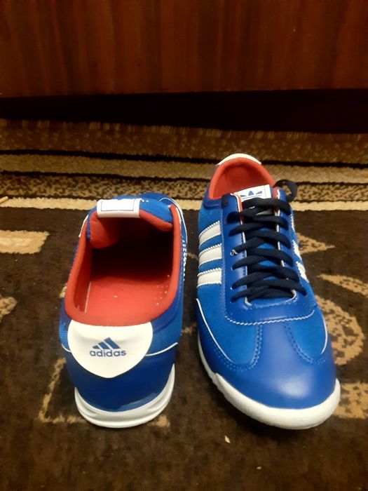 Продавам маратонки адидас