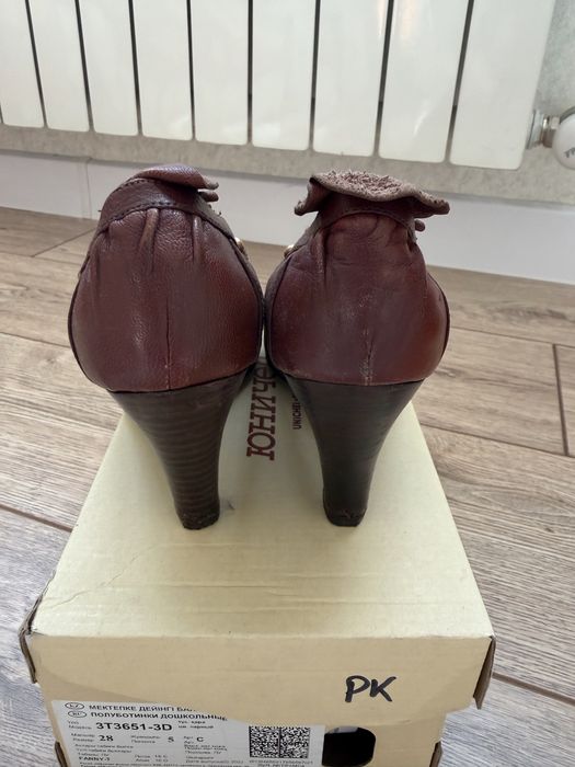 Женские туфли бордовые