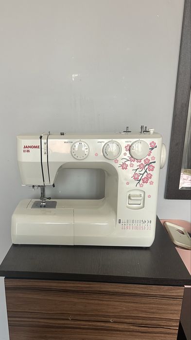 Швейная машинка Janome Legend LE-35