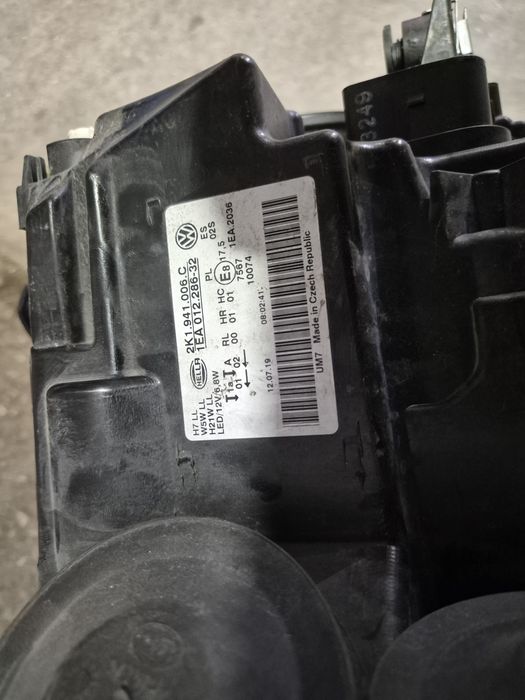 Десен фар VW Caddy Фолксваген Кади фарове