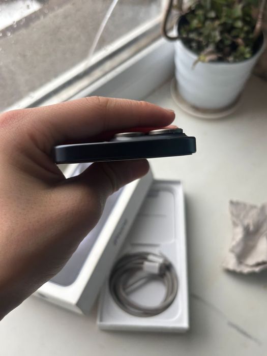 Продам айфон 15 про