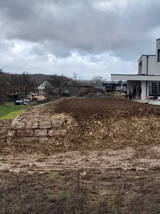 Услуги с Мини Багер 2t и Камион – София,Перник и региона