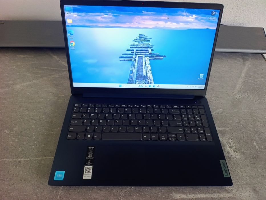 Vând Laptop Lenovo Ideapad 1i