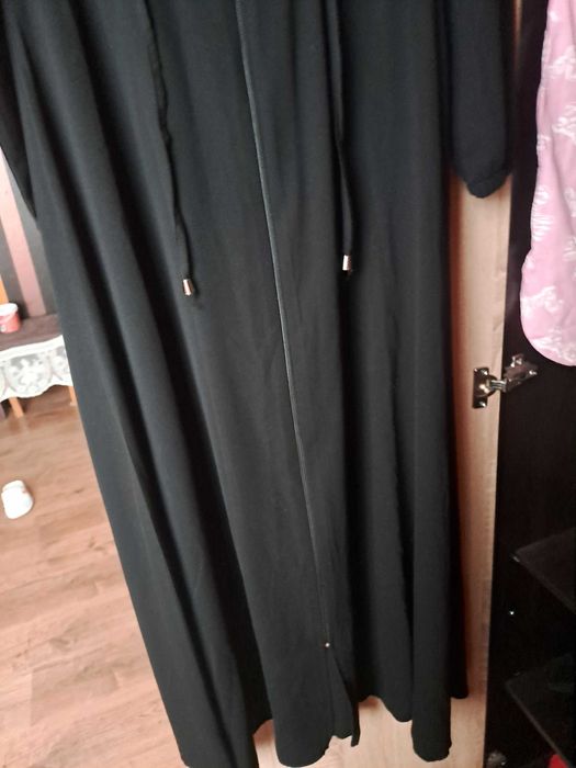 Дамска дълга връхна дреха с качулка