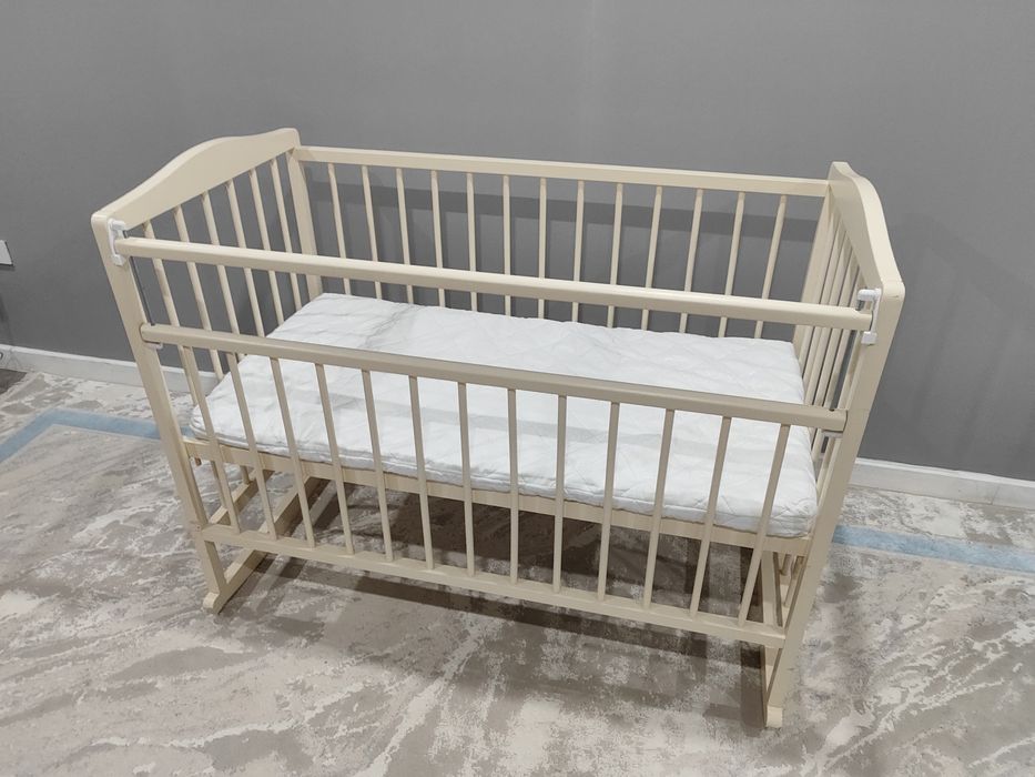 Продам манеж почти новый