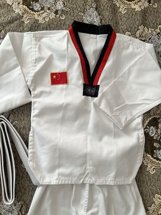 Кимоно для тэквандо.